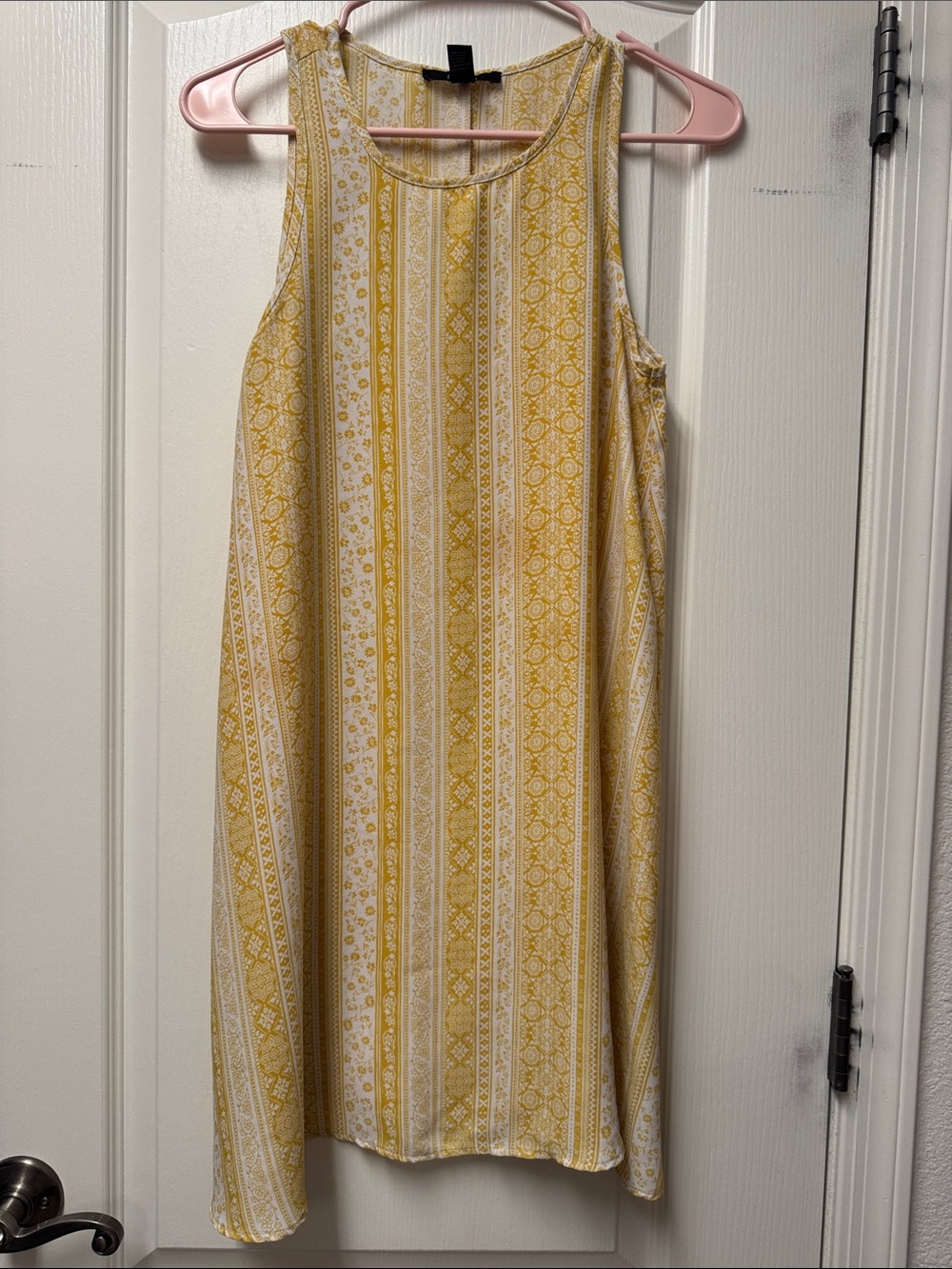 Forever 21 Yellow and White Printed Sleeveless Shift Dress